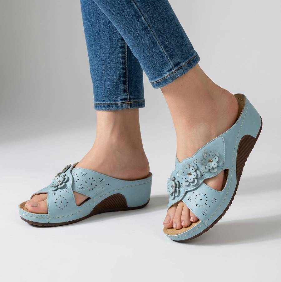 Cordelia - Cushioned Platform Slippers