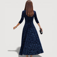 Lola – Elegant Velvet Dress