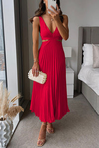 Lou - Flowing Pleated Maxi Dress