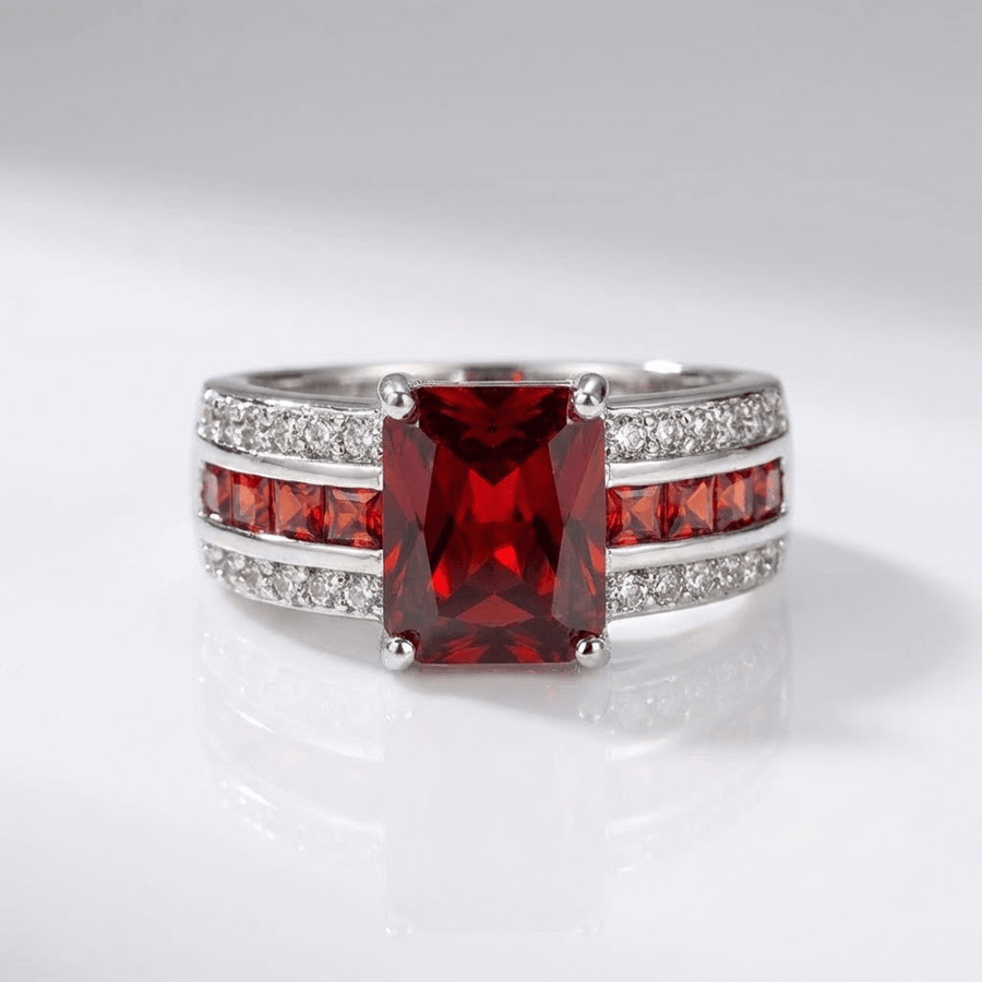 GEMSTONE VINTAGE RING
