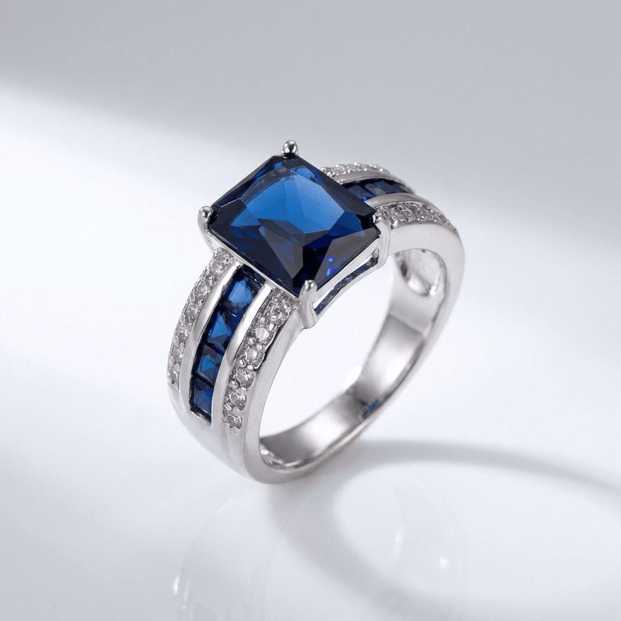 GEMSTONE VINTAGE RING
