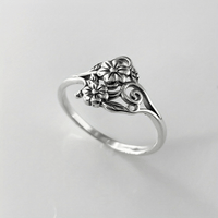 SILVER FLOWER ORNATE RING