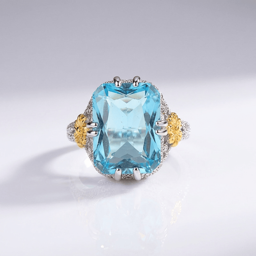 GOLD AQUAMARINE VINTAGE RING