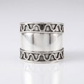 SILVER SHELL STRIPE RING