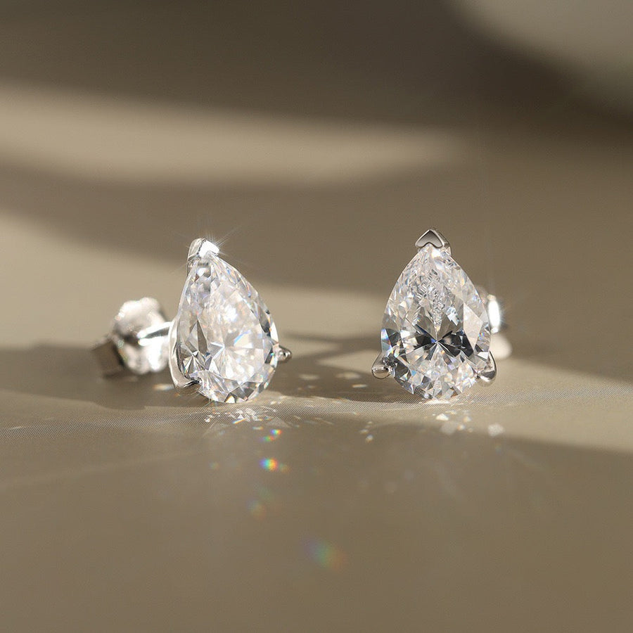 2ct Drop-Shaped Diamond Necklace