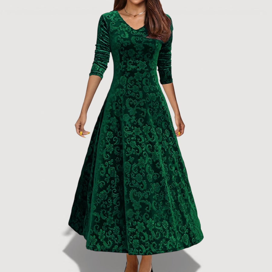 Lola – Elegant Velvet Dress