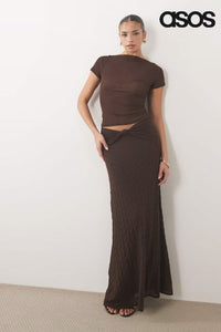 Design Textured Ruffle Maxi Skirt With Slit Set In Chcocolate Brown