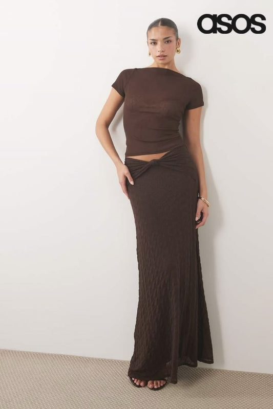 Design Textured Ruffle Maxi Skirt With Slit Set In Chcocolate Brown