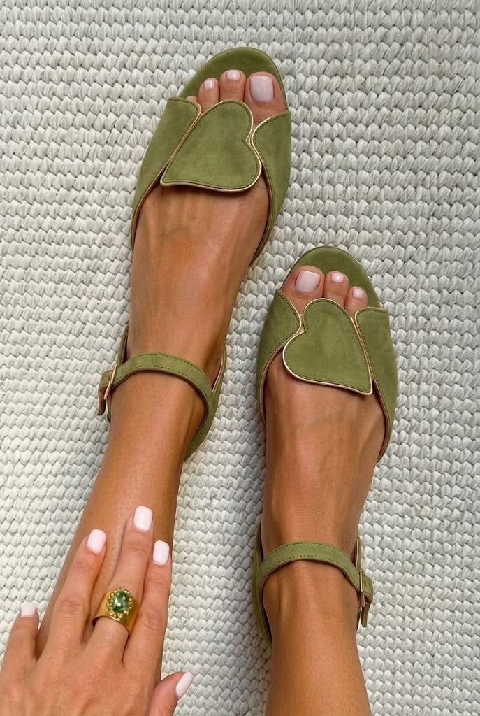 Minnie – Pink Heart Detail Open-Toe Ankle Strap Sandals