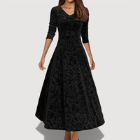 Lola – Elegant Velvet Dress
