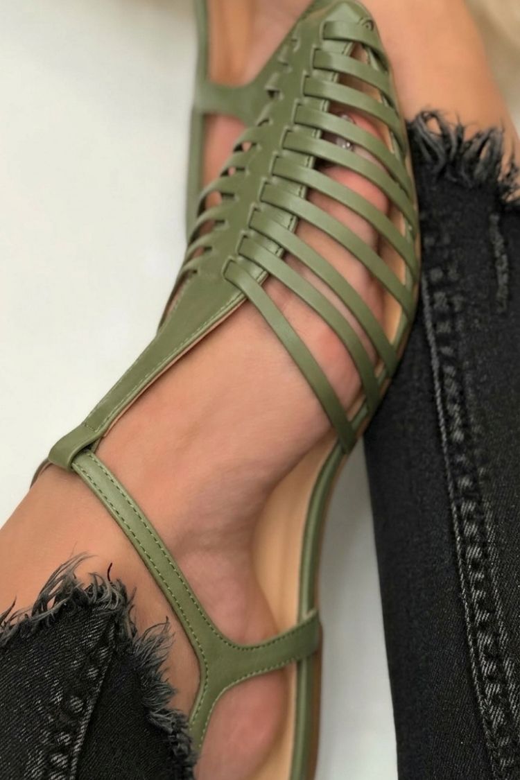 Tabitha – Pointed-Toe T-Bar Cut-Out Sandals