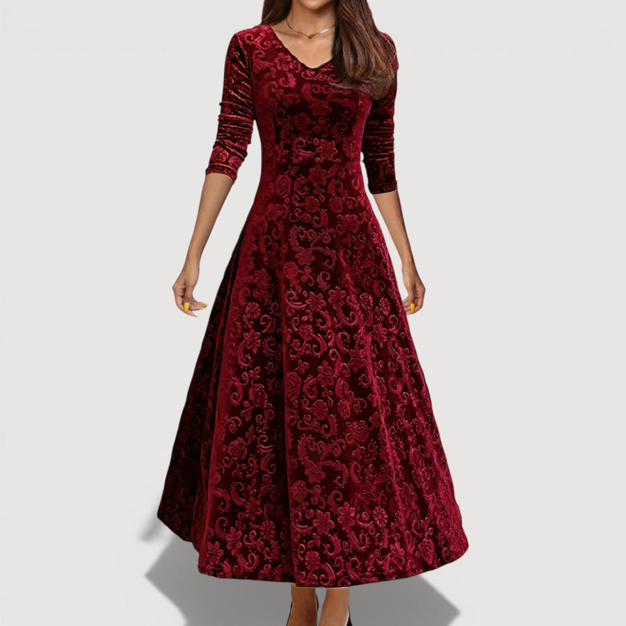 Lola – Elegant Velvet Dress