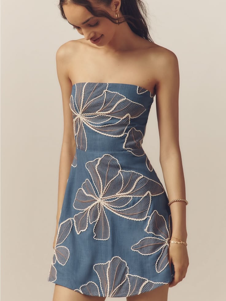 Dress Flat White Strapless Mini Dress Color: Blue White Size: L