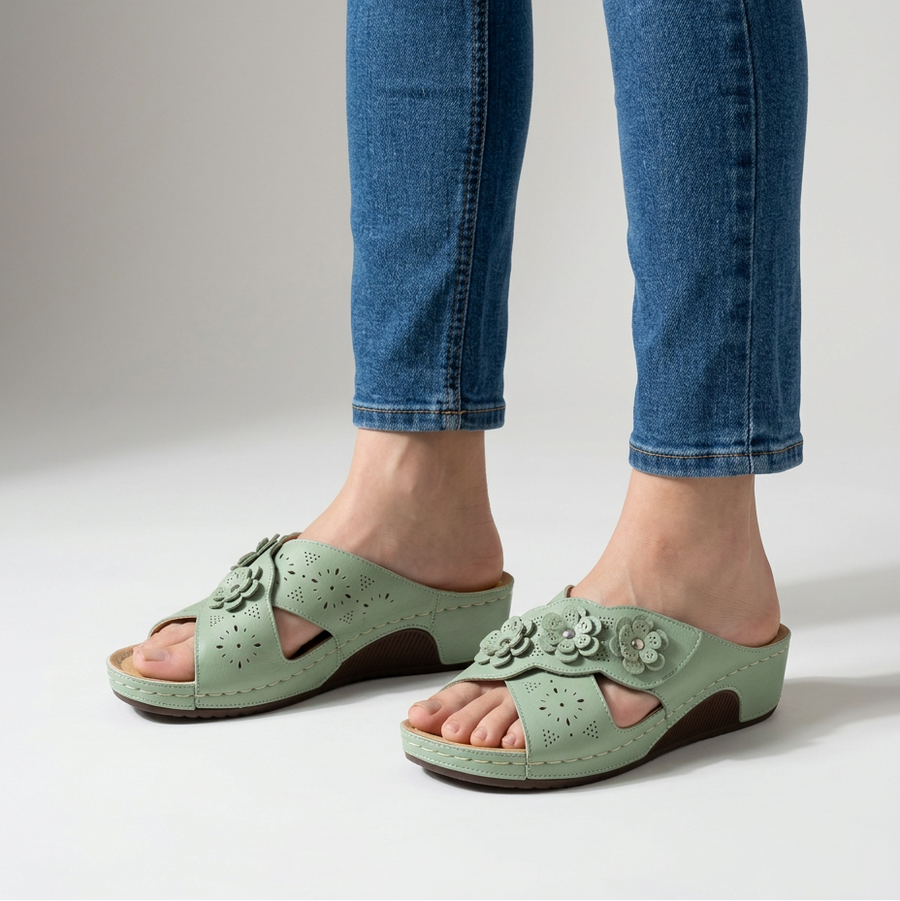 Cordelia - Cushioned Platform Slippers