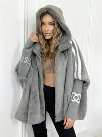 Aaliyah – Oversized Faux Fur Coat with Hood