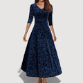 Lola – Elegant Velvet Dress