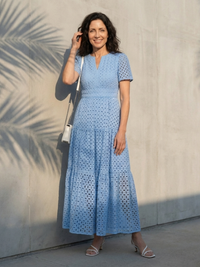 Effy – V-Neck Short Sleeve Tiered Midi Dress