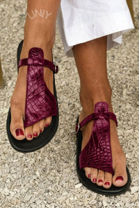 Klara – Croc-Effect Toe-Post Sandals with Buckle Strap
