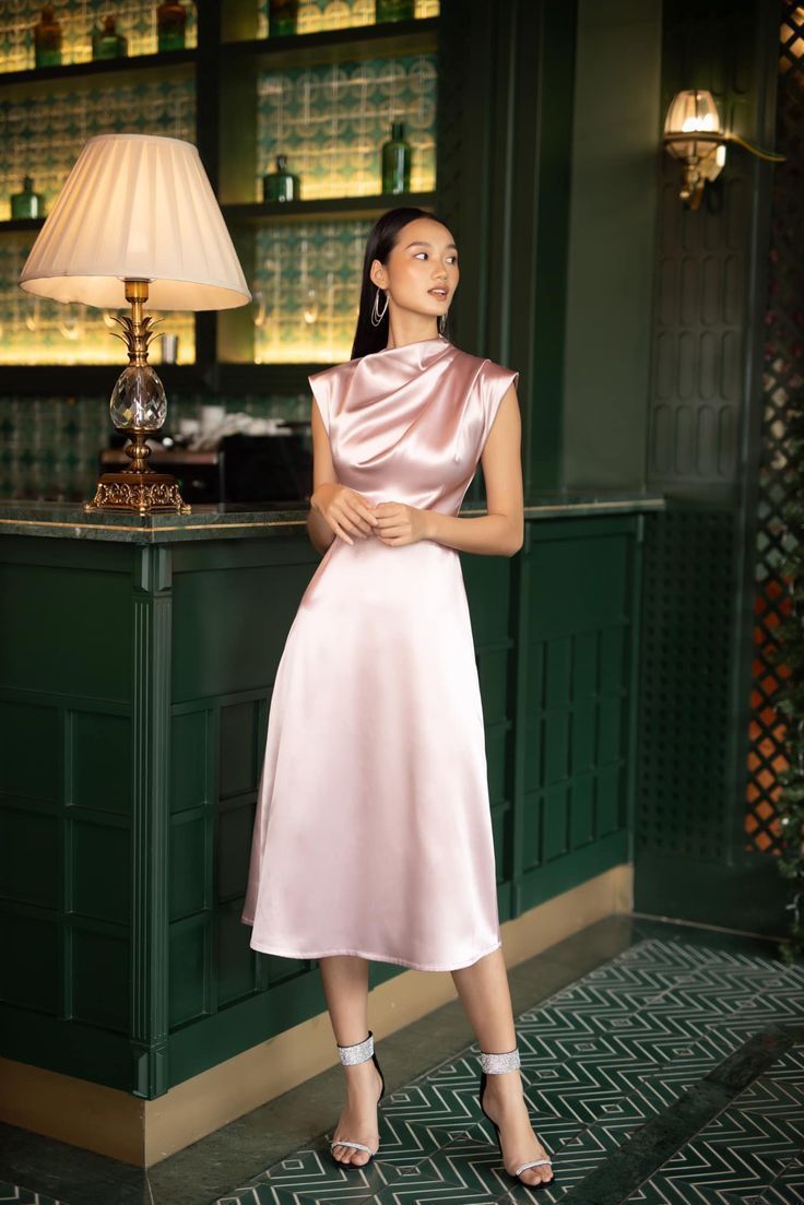 900+ Cute & Classy College Graduation Dress To Embrace Your