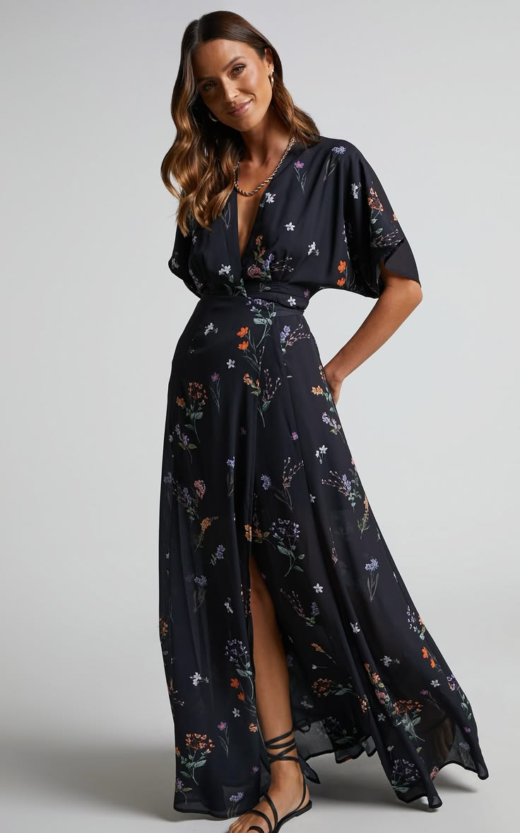 Erenza Maxi Dress Extended Sleeve Wrap Dress In Black Flower Field