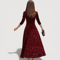 Lola – Elegant Velvet Dress