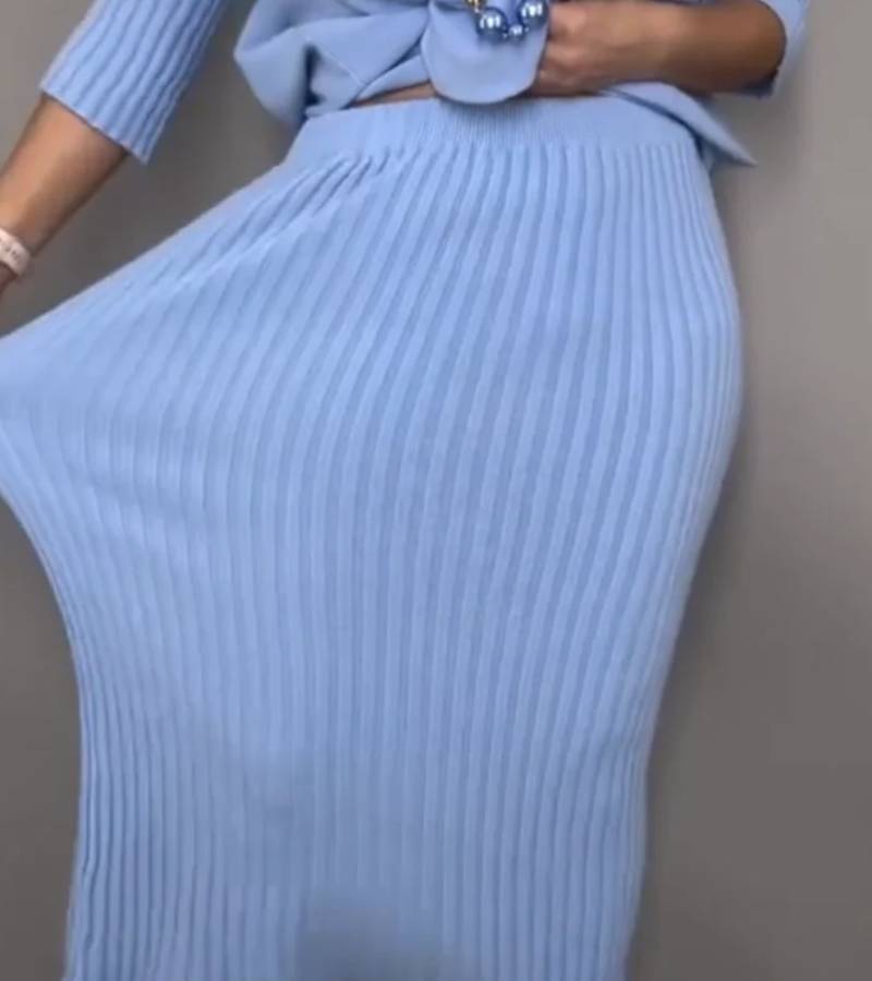 Aisha – Knitted Two-Piece Set with Ribbed Midi Skirt