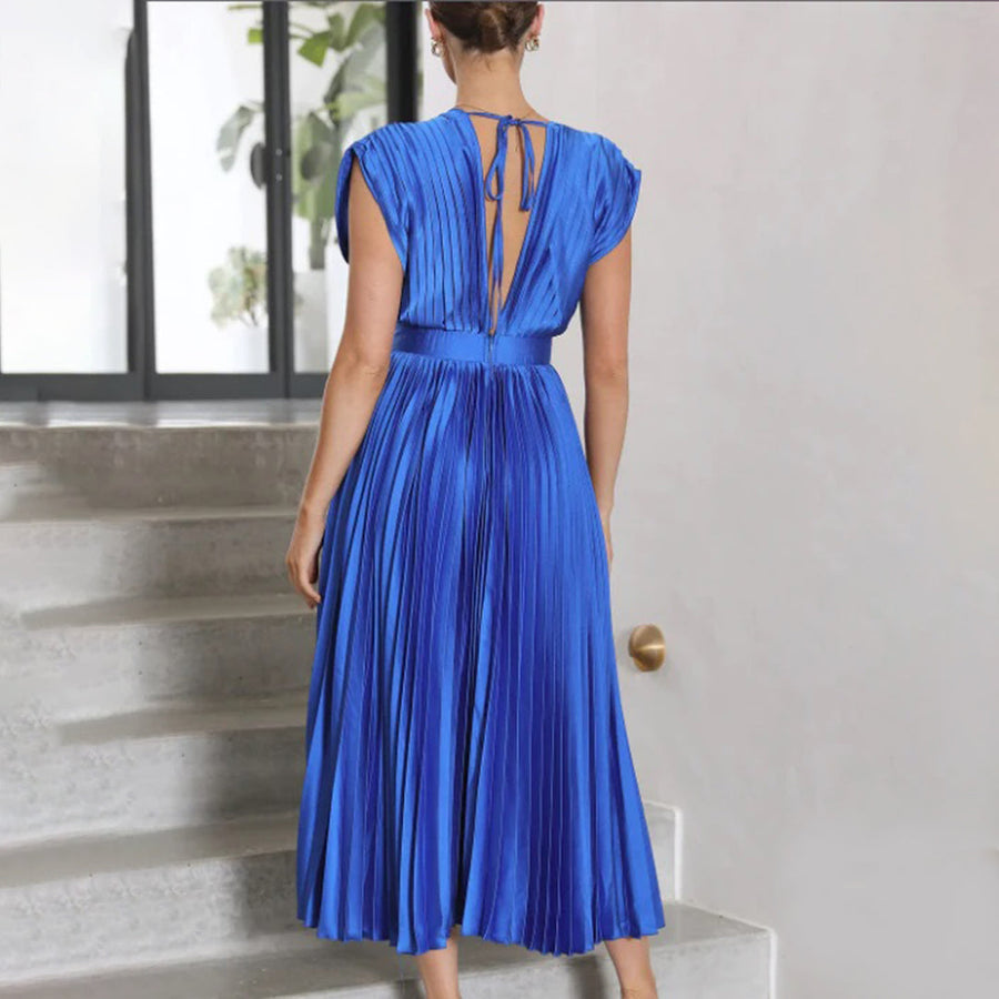 Evie - Timeless Pleated Midi Dress