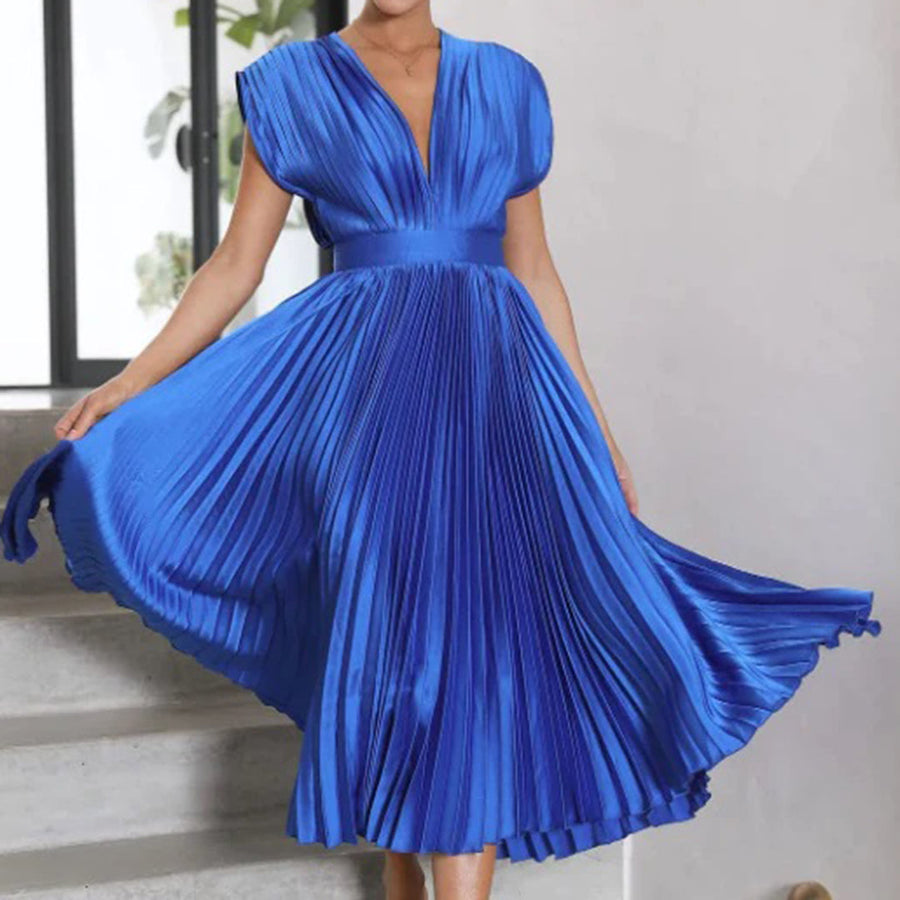 Evie - Timeless Pleated Midi Dress