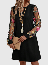 Enid – Elegant V-Neck Dress with Sleeves