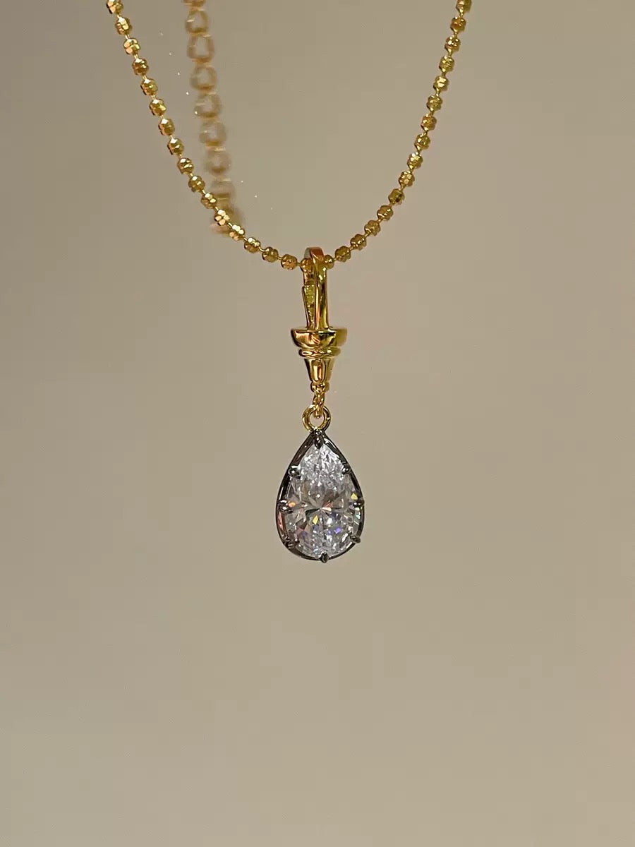 2.4ct Drop-Shaped Diamond Black Gold Necklace