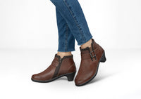 Sybil – Natural Warmth in Elegant Brown