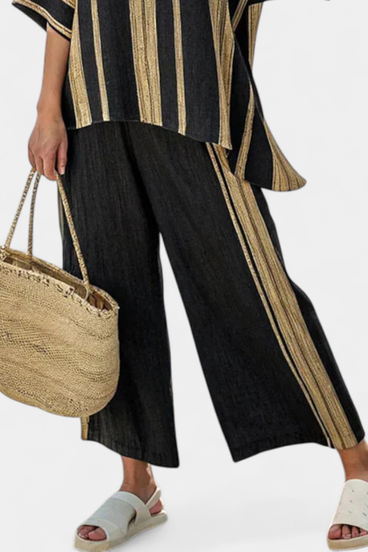 Winifred – Comfortable Oversized Striped Top and Relaxed Linen Trousers