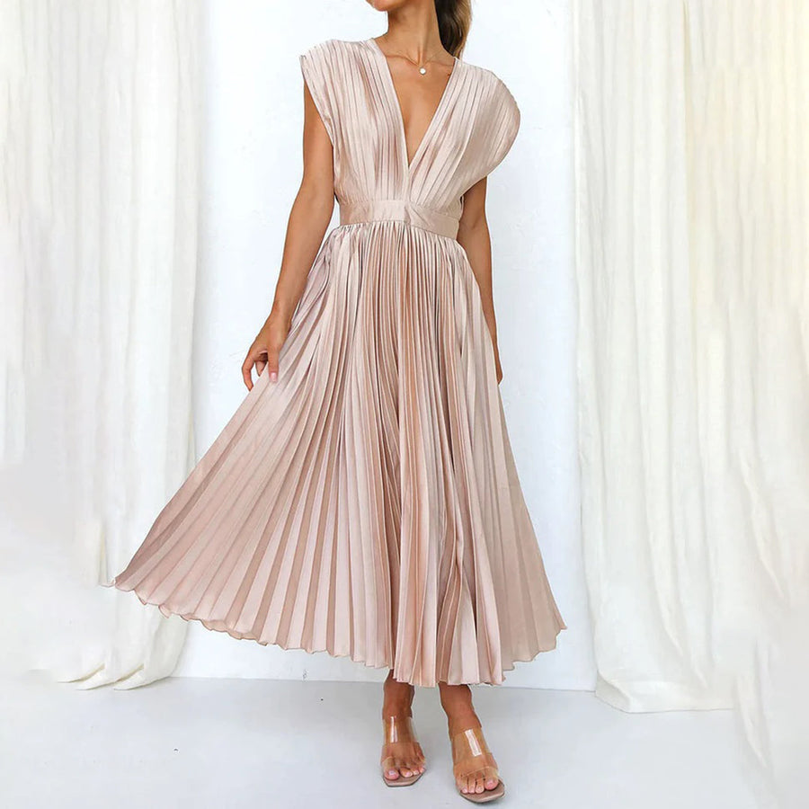 Evie - Timeless Pleated Midi Dress