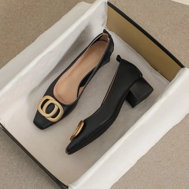 Auri - Elegant Crest Heels