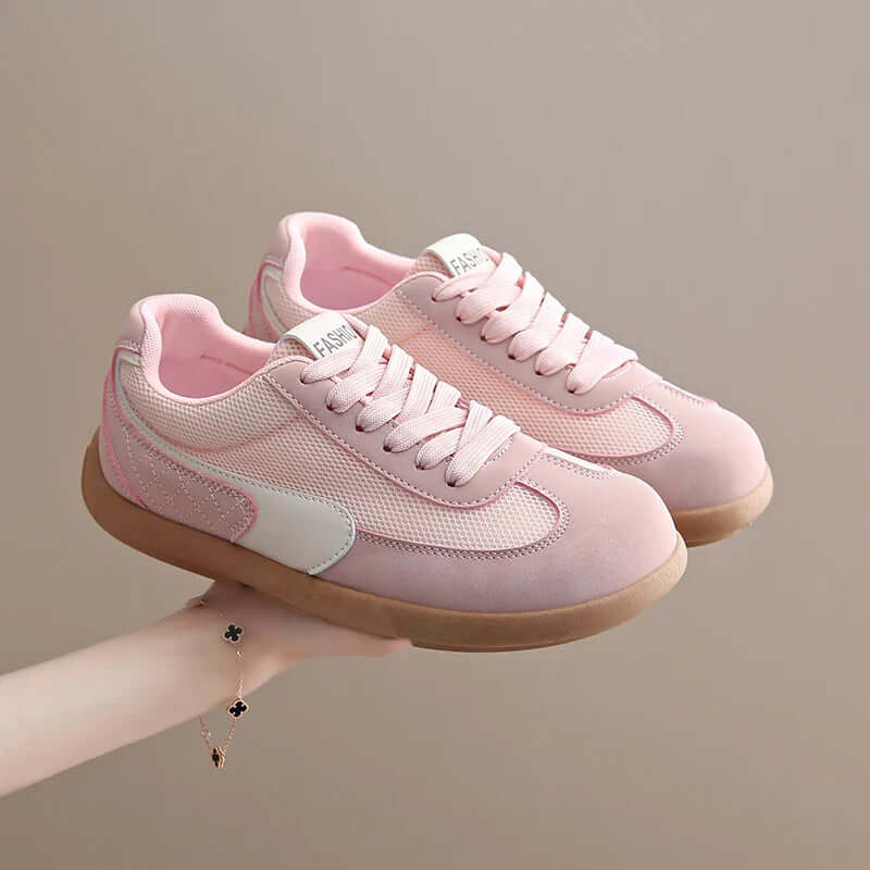 Sarah – Shoes with a Wide Toe Cap