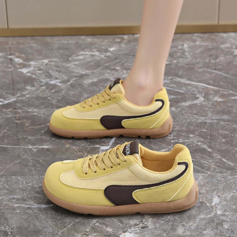 Sarah – Shoes with a Wide Toe Cap