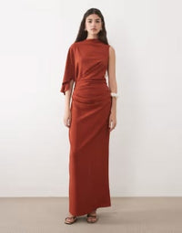 Design One Sleeve Maxi Dress With Pleat Waist Detail In Rust