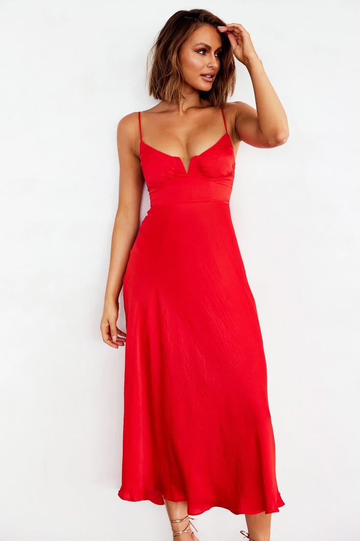 Night In August Midi Dress Red