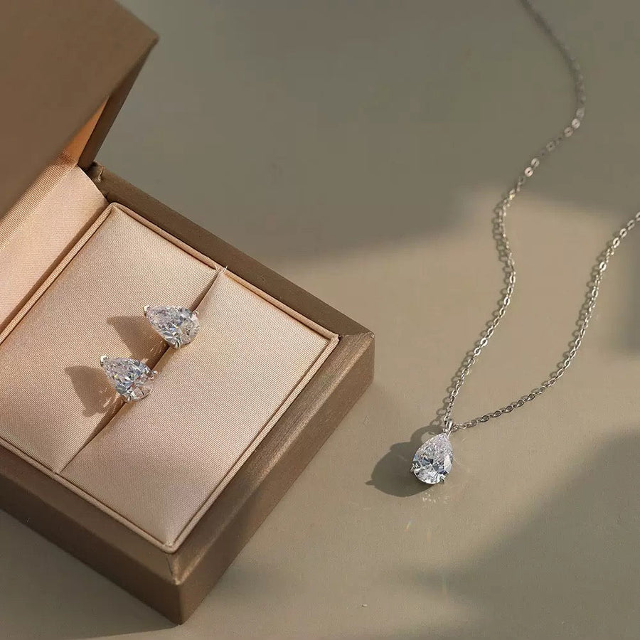 2ct Drop-Shaped Diamond Necklace
