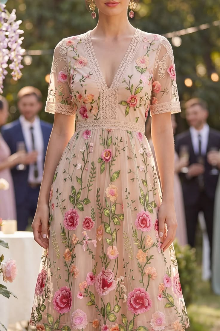 Blush V Ausschnitt Tull A Linie Besticktes Midi Blumenkleid Mit Kurzen