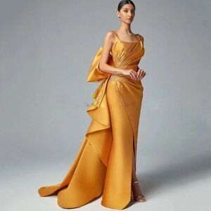 Elegant Gold Evening Dress Color: Gold Size: 6