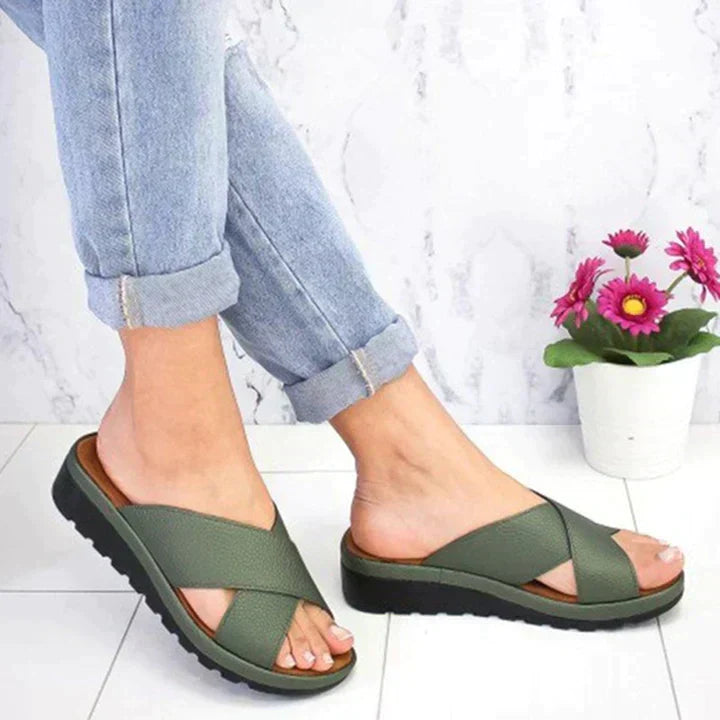 Cassia | Women's Crossover Slip-On Platform Slide Sandal