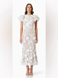 Elliatt Dress Elliatt White 3d Floral Lace Midi Dress Color: Tan White