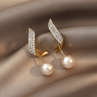 Marceline – Crystal Feather Pearl Earrings