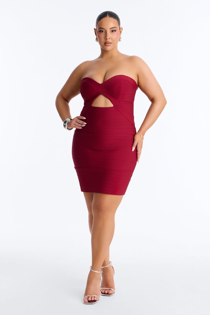 Women's Heidi Strapless Bandage Mini Dress In Burgundy Size 3X