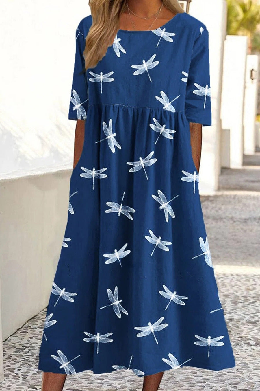 Isolyn – Dragonfly Print Midi Dress