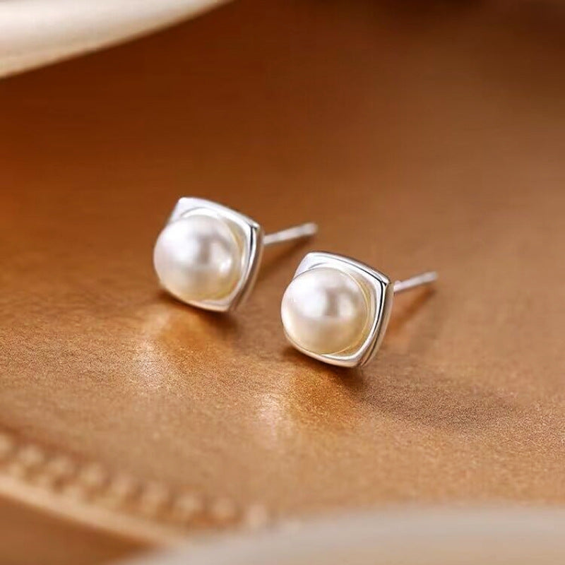 Halcyon – Elegant Freshwater Pearl Earrings