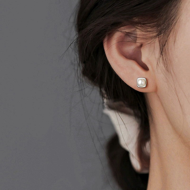 Halcyon – Elegant Freshwater Pearl Earrings