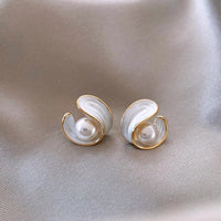 Delara – Classic Gold Pearl Stud Earrings