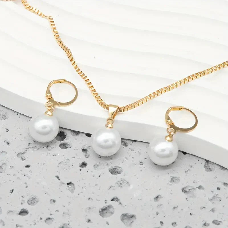 Elowen – Elegant Pearl Necklace & Earrings Set